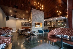 13359 Ventura Blvd, Sherman Oaks CA - Pub