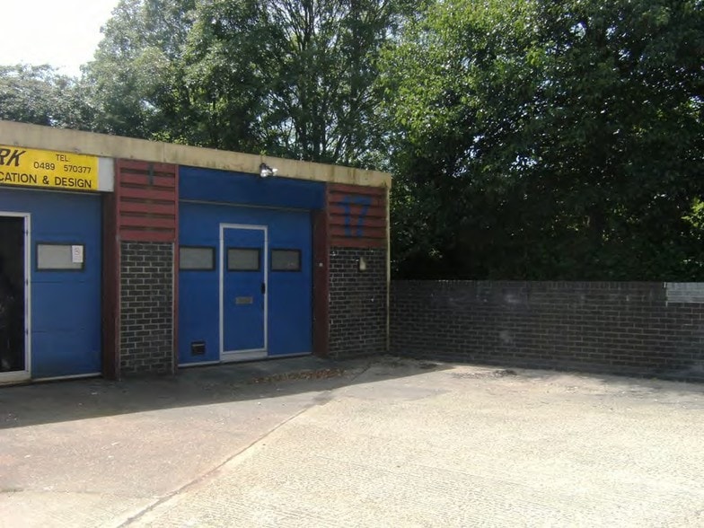 Mitchell Clos, Fareham for sale - Primary Photo - Image 1 of 1