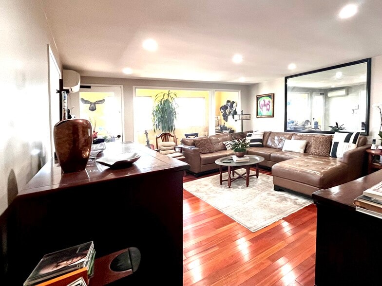 10443-10445 Magnolia Blvd, North Hollywood, CA for sale - Building Photo - Image 3 of 20