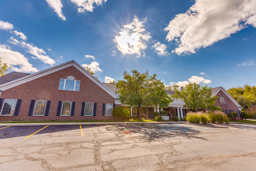 2379 Woodlake Dr, Okemos, MI for lease - Building Photo - Image 1 of 4