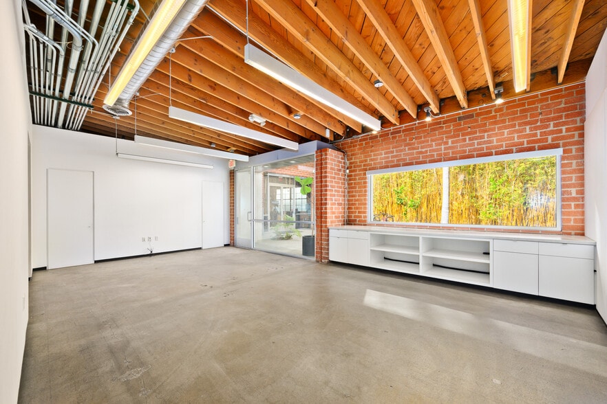 4201 Redwood Ave, Los Angeles, CA for lease - Building Photo - Image 3 of 14