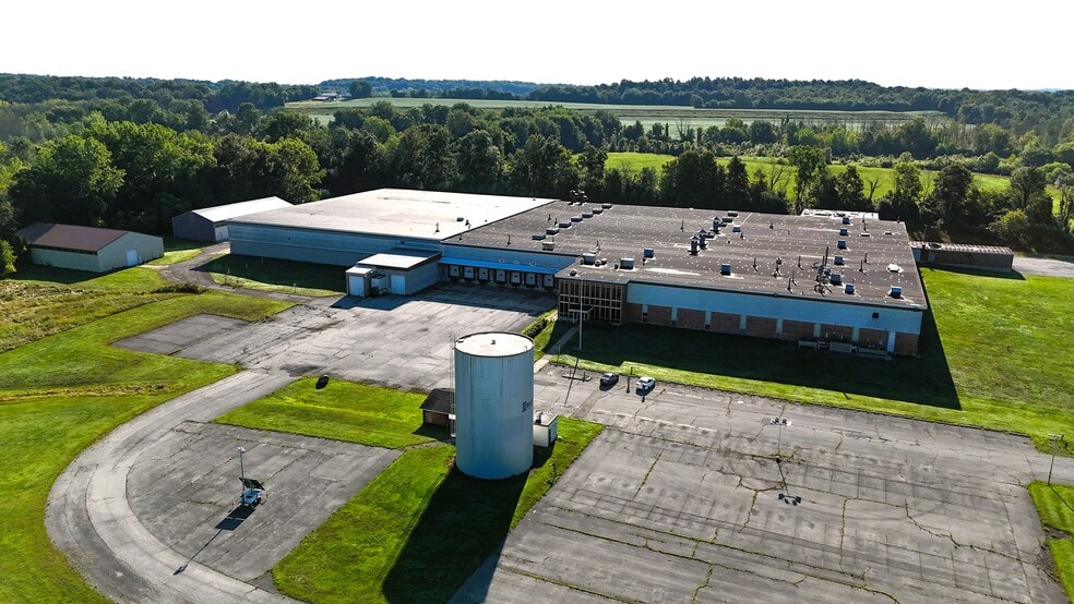 8673 Lyons Marengo Rd, Lyons, NY for lease - Building Photo - Image 2 of 17