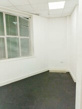 140-146 Dock Rd, Tilbury for lease Interior Photo- Image 2 of 3