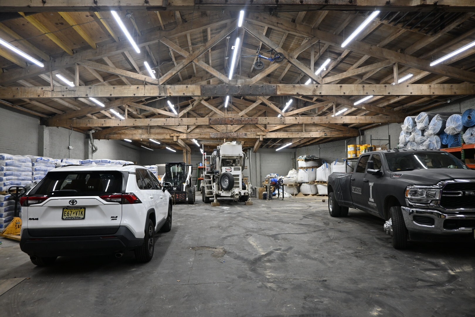 152-156 Badger Ave, Newark, NJ for lease Interior Photo- Image 1 of 6