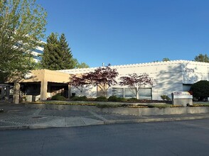 6811 S 204th St, Kent, WA for lease Building Photo- Image 2 of 3