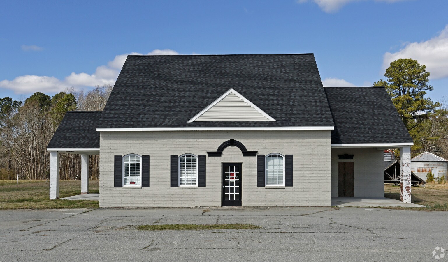 9428 S Quay Rd, Suffolk, VA 23437