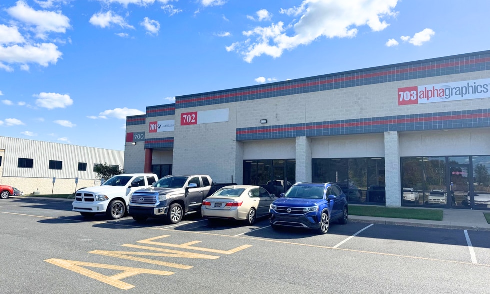 500-514 Interchange Blvd, Newark, DE for lease - Building Photo - Image 1 of 30