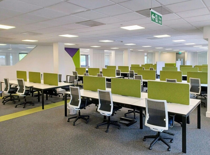 18-19 Station Rd, Sunbury On Thames for lease - Interior Photo - Image 3 of 12