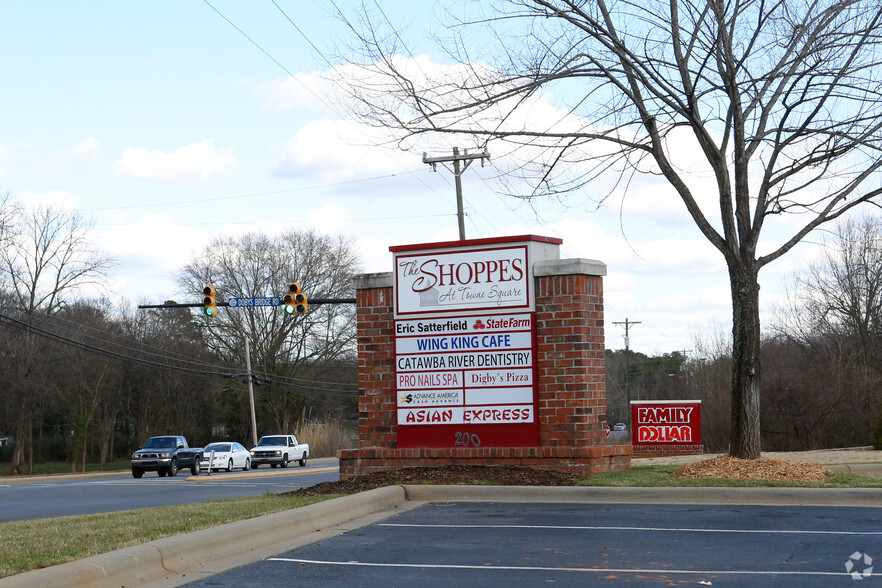 200 Dobys Bridge Rd, Fort Mill, SC for lease - Building Photo - Image 2 of 11