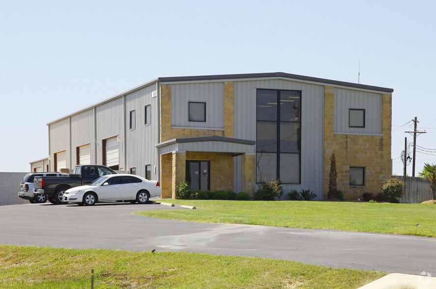 165 Tecon Cv, Buda, TX for sale - Primary Photo - Image 1 of 1