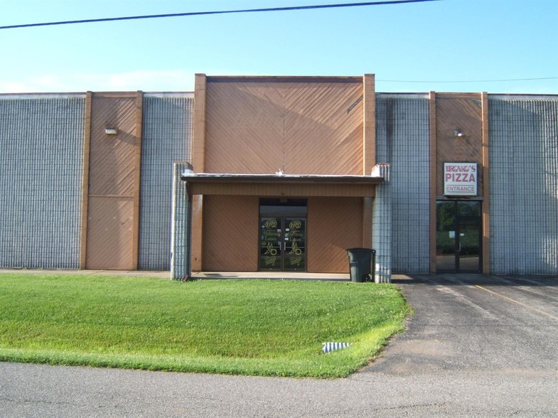 725 S State Road 2, Hebron, IN for sale - Building Photo - Image 1 of 1