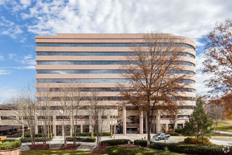 6701 Democracy Blvd, Bethesda, MD for lease - Building Photo - Image 2 of 4