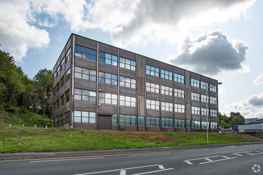 Hereward Rise, Halesowen for lease - Building Photo - Image 2 of 3