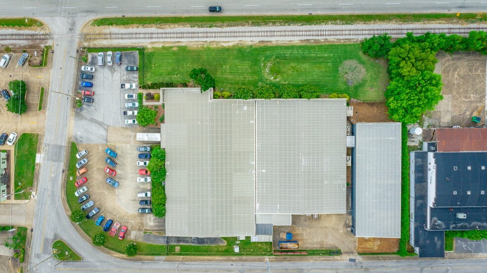 515 N Holtzclaw Ave, Chattanooga, TN for lease - Aerial - Image 3 of 18