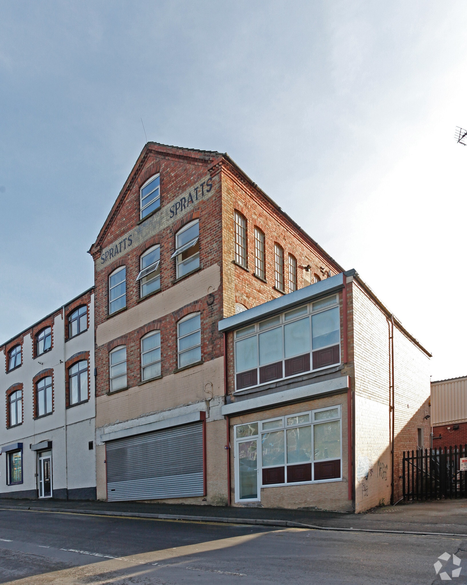82 Station Rd, Rushden for sale Primary Photo- Image 1 of 1