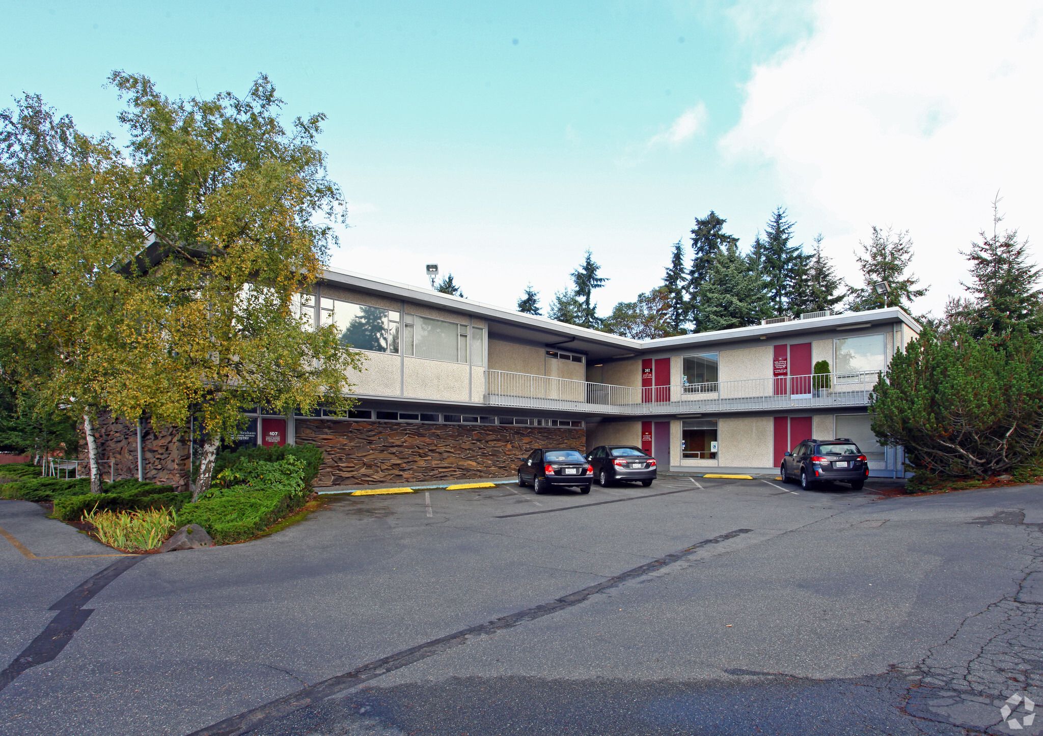 5017 196th St SW, Lynnwood, WA for lease Primary Photo- Image 1 of 8