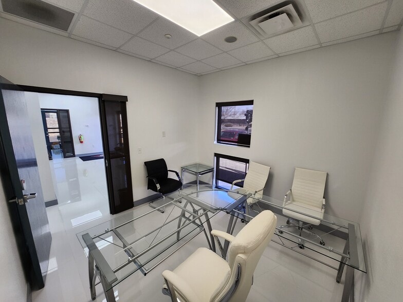 509 Giles Rd, El Paso, TX for lease - Building Photo - Image 2 of 16