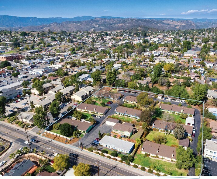 302-338 E Fallbrook St, Fallbrook, CA for sale - Building Photo - Image 1 of 1