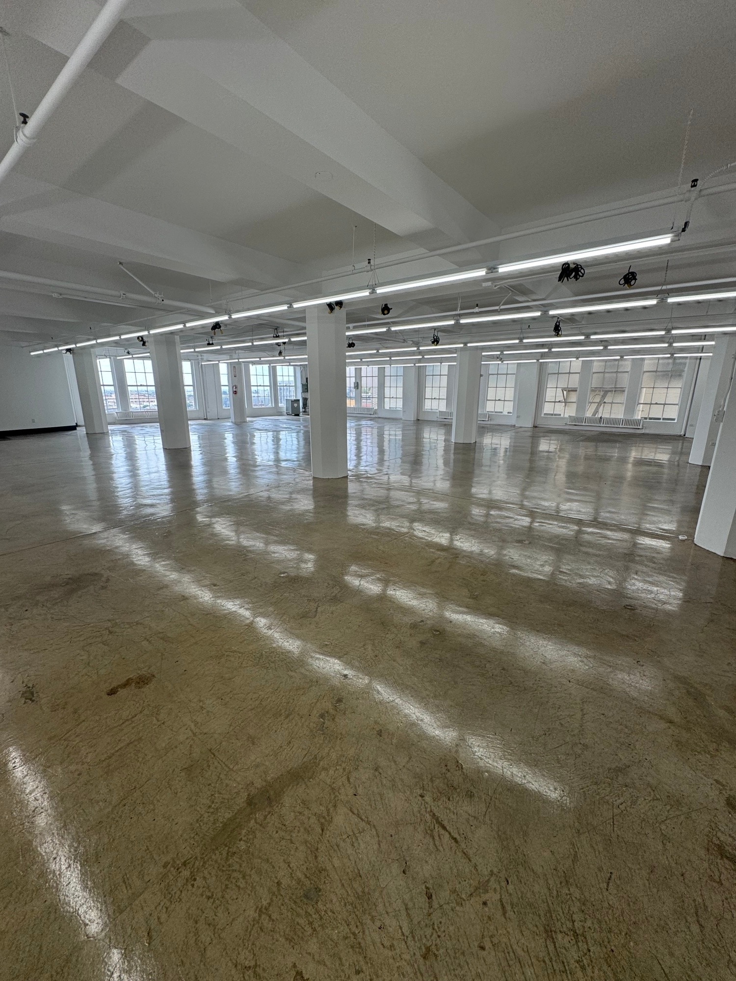 122 E 7th St, Los Angeles, CA for lease Interior Photo- Image 1 of 4