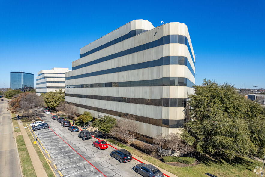 8200 Brookriver Dr, Dallas, TX for lease - Building Photo - Image 1 of 33