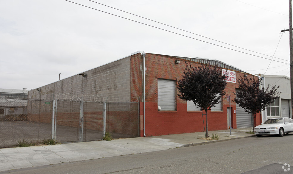 1726 15th St, Oakland, CA for lease - Primary Photo - Image 1 of 7