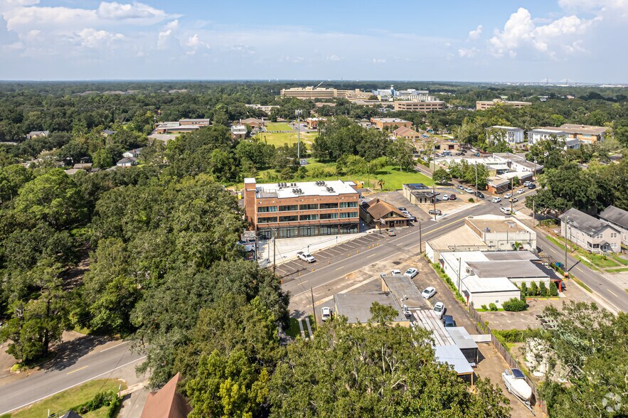 1812 Old Shell Rd, Mobile, AL for lease - Aerial - Image 2 of 14