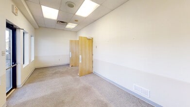 147 Airport Rd, Hazleton, PA for lease Building Photo- Image 2 of 11