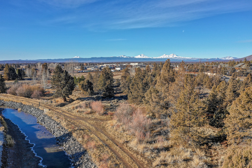 3455 SW Canal Blvd, Redmond, OR for sale - Primary Photo - Image 1 of 1