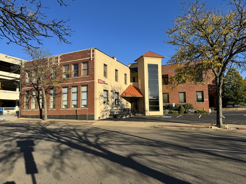 313 S High St, Akron, OH for lease - Building Photo - Image 1 of 14