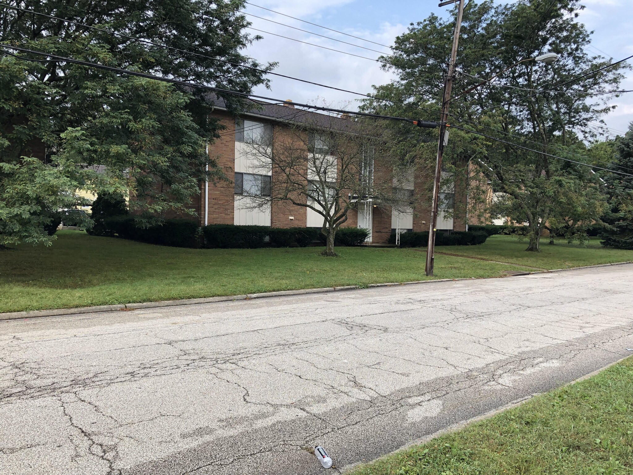 1734-1756 Cromwell Dr, Akron, OH for sale Primary Photo- Image 1 of 1