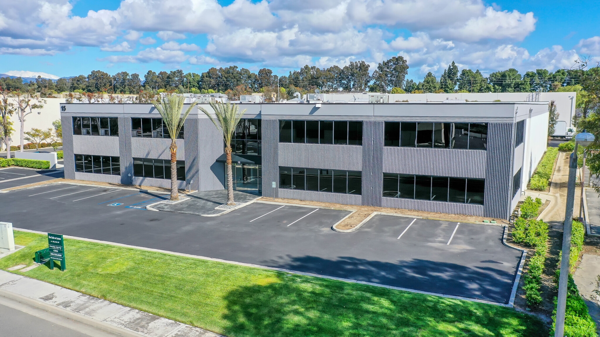 15 Chrysler, Irvine, CA for sale Building Photo- Image 1 of 1
