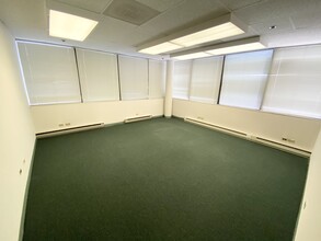 6200 N Hiawatha Ave, Chicago, IL for lease Interior Photo- Image 2 of 4