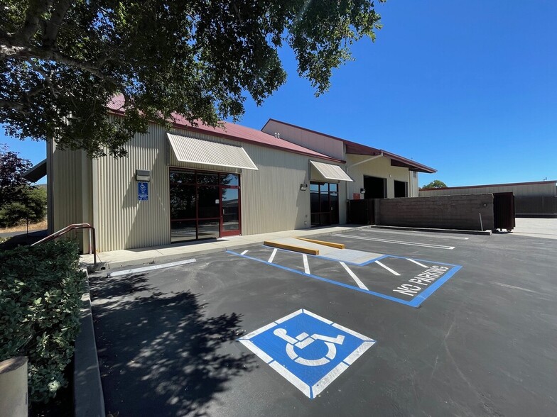 695 Clarion Ct, San Luis Obispo, CA for lease - Building Photo - Image 2 of 12