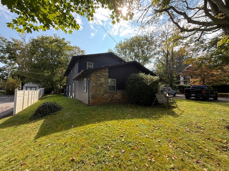 71 Maple St, Clyde, NC for sale - Building Photo - Image 3 of 20