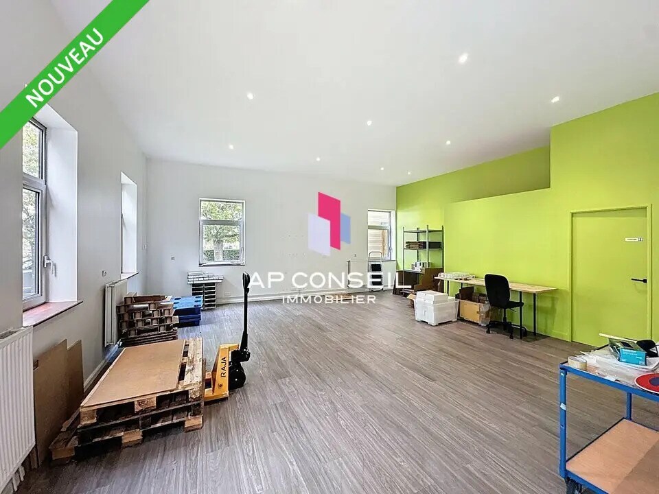 Flex in Voisins-le-Bretonneux for lease Interior Photo- Image 1 of 6