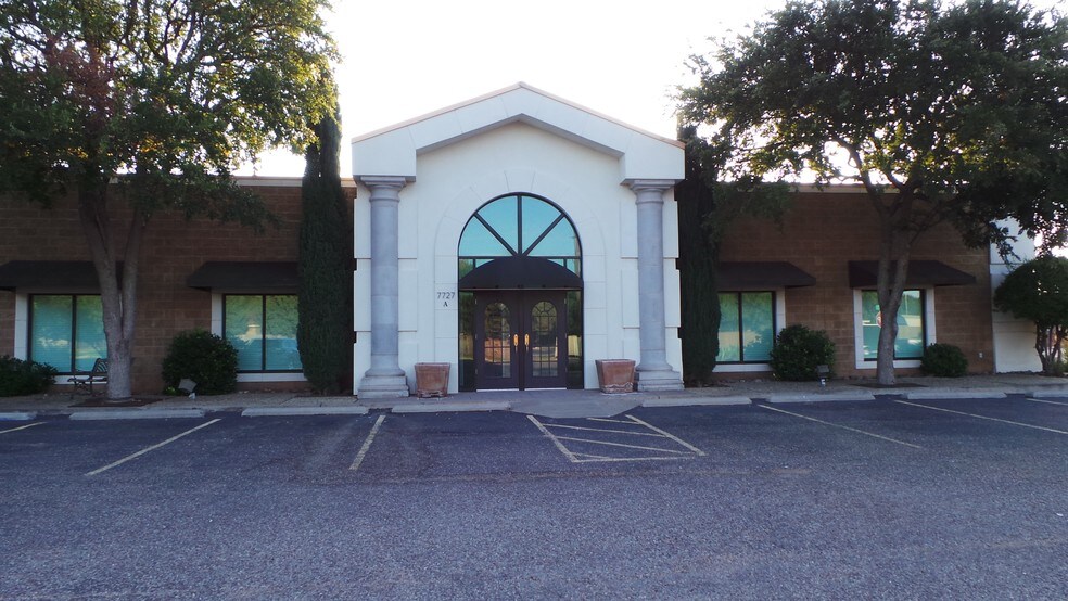 7727 Quaker Ave, Lubbock, TX for sale - Building Photo - Image 1 of 1