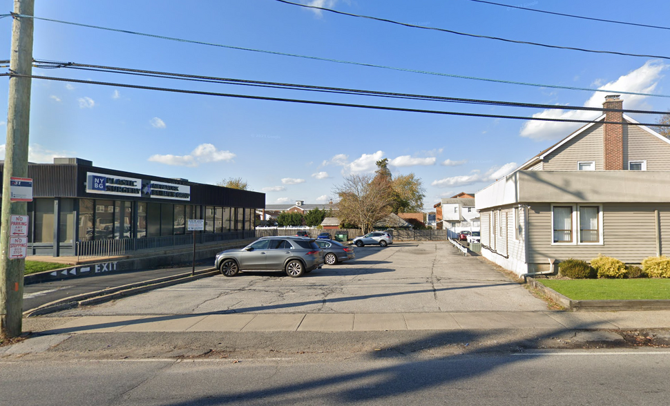 1192 Broadway, Hewlett, NY for lease - Primary Photo - Image 1 of 1