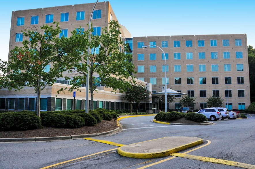 880 Montclair Rd, Birmingham, AL for lease - Building Photo - Image 2 of 10