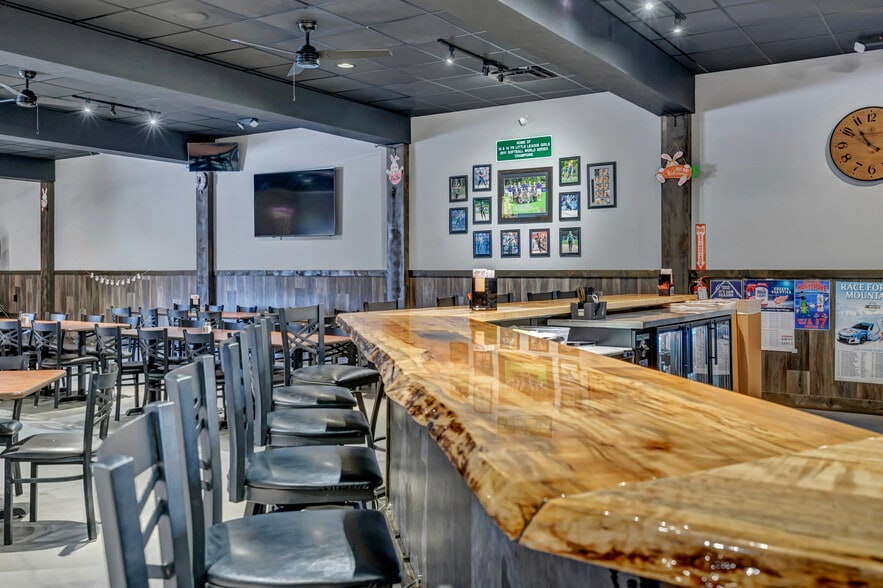 53 N Howard Ave, Croswell, MI for sale - Building Photo - Image 2 of 24