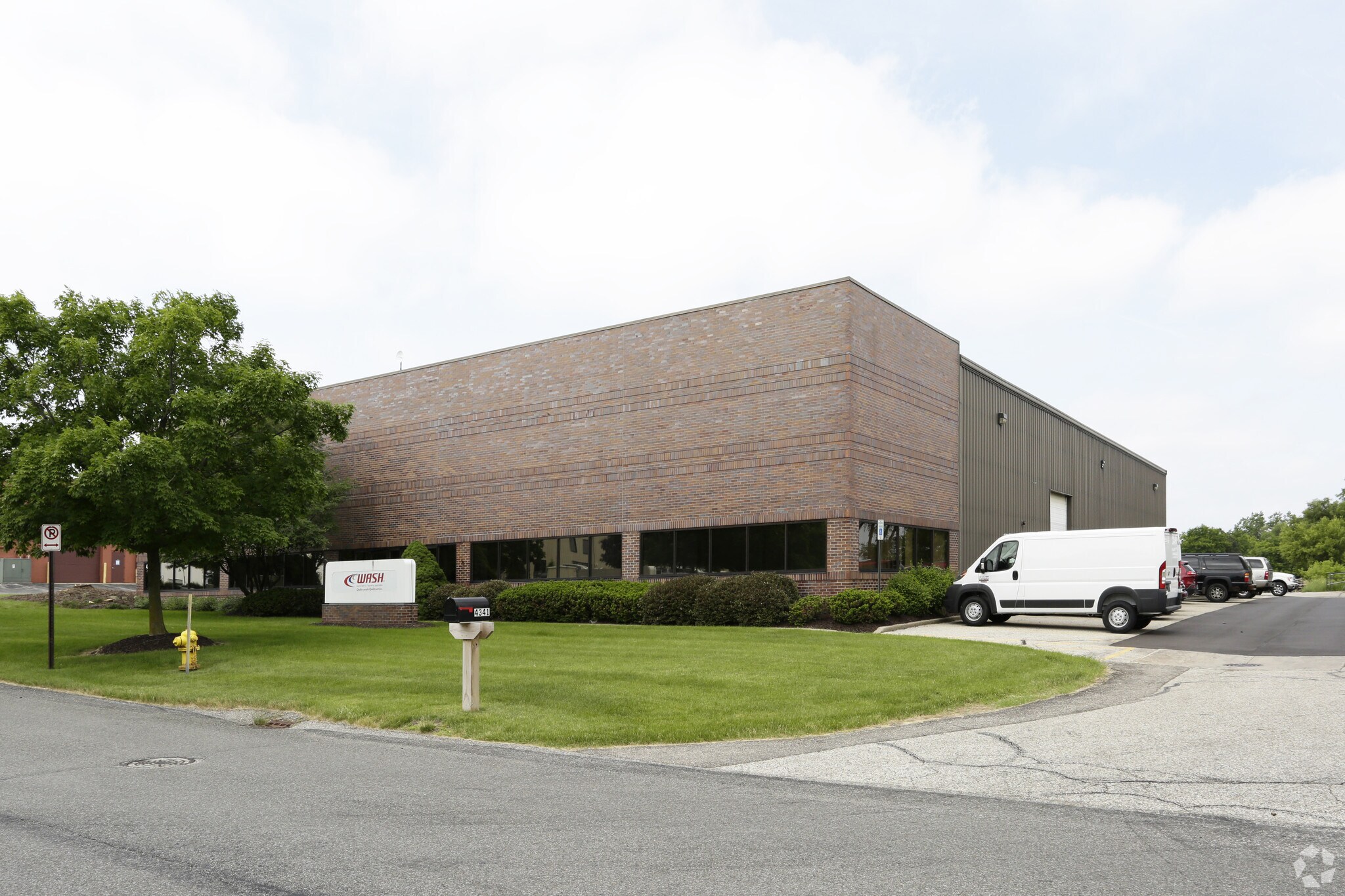 4341 Brockton Dr SE, Kentwood, MI for sale Primary Photo- Image 1 of 1