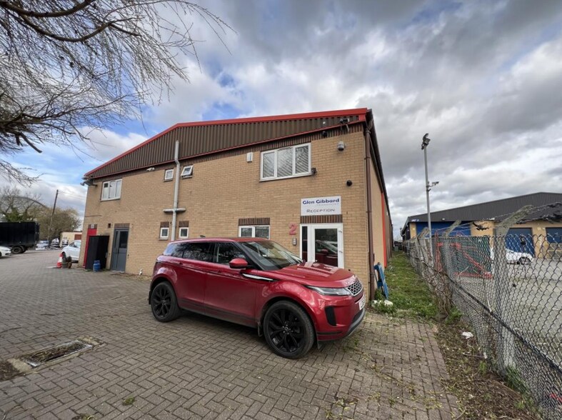Ferry Ln, Rainham for sale - Primary Photo - Image 1 of 1