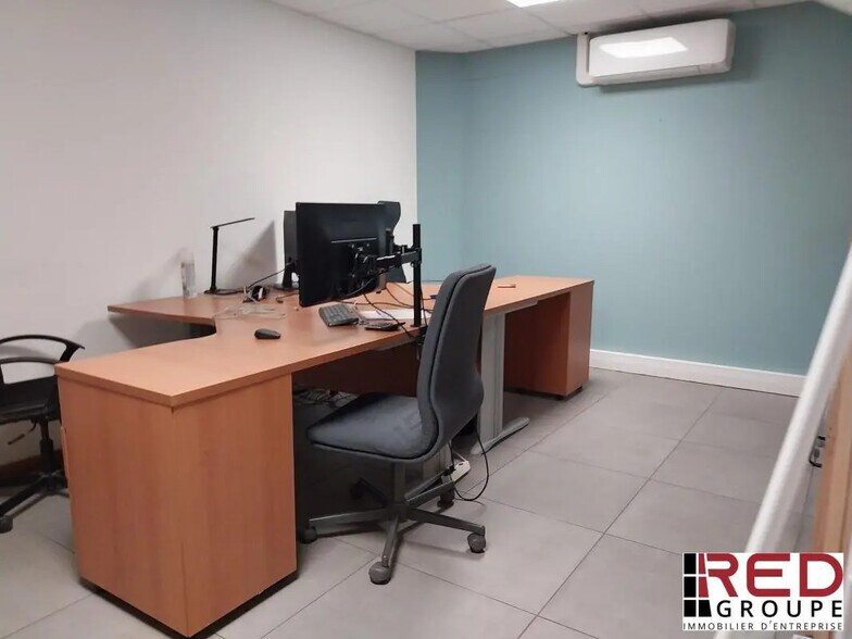 Industrial in Les Pennes-Mirabeau for lease - Building Photo - Image 3 of 13