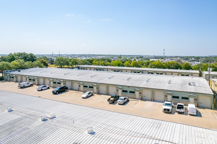 9705 Burnet Rd, Austin, TX for lease - Building Photo - Image 3 of 5
