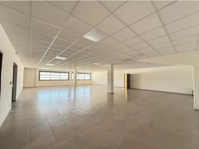 Office in La Crau for lease Building Photo- Image 1 of 6