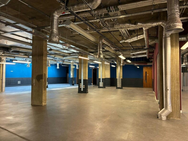 Blackburn Rd, London for lease - Building Photo - Image 2 of 9