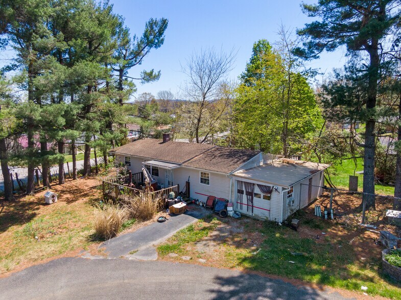 275 Starlight Dr, Christiansburg, VA for sale - Building Photo - Image 2 of 41