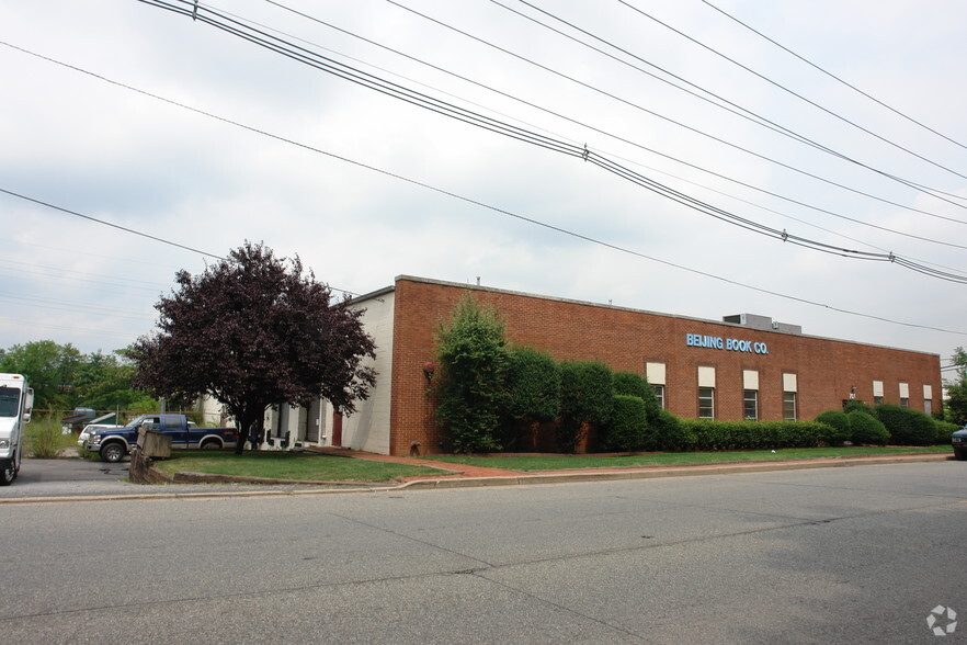 701 E Linden Ave, Linden, NJ for lease - Primary Photo - Image 1 of 27