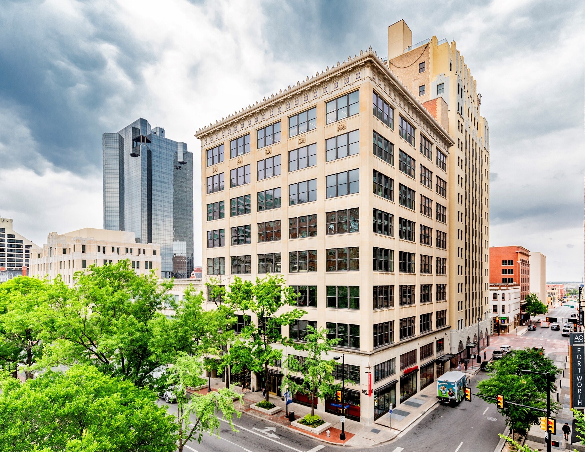 515 Houston St, Fort Worth, TX for lease Building Photo- Image 1 of 8