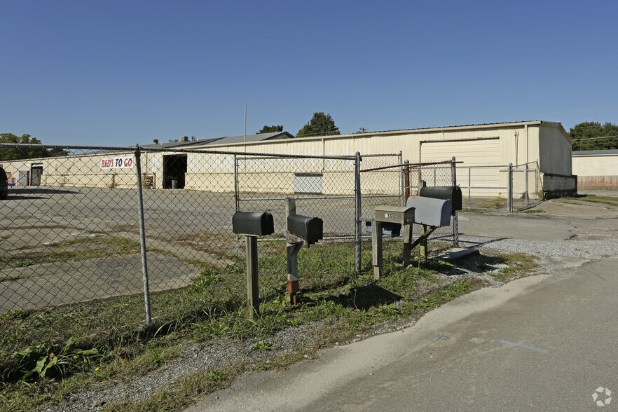 869 Binfield Rd, Maryville, TN 37801