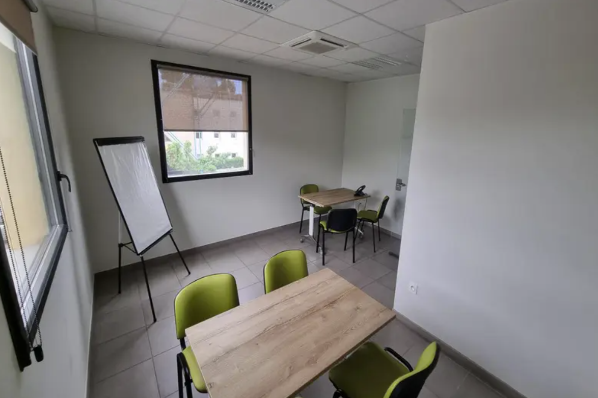 Office in Perpignan for lease Interior Photo- Image 1 of 5